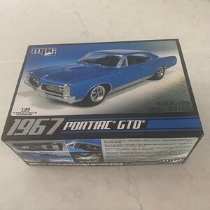 MPC PONTIAC GTO 1967 - 1/25 SCALE MODEL KIT